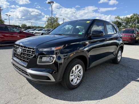 New 2025 Hyundai Venue SE image 7