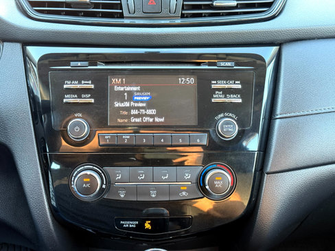 Used 2017 Nissan Rogue S image 48