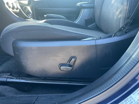 Used 2013 Chrysler 200 Touring image 31