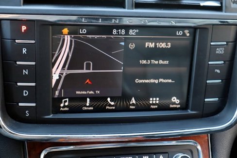 Used 2017 Lincoln Continental Select image 32
