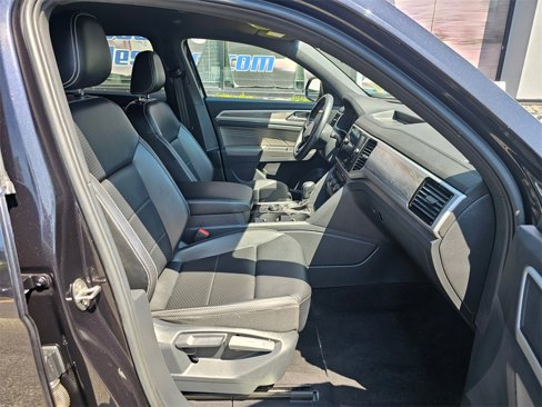 Used 2022 Volkswagen Atlas Cross Sport SE image 11