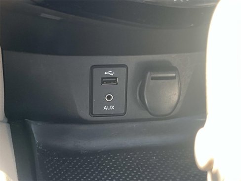 Used 2015 Nissan Rogue SV image 23