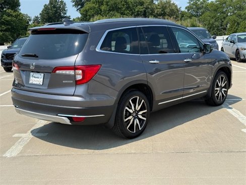 Used 2019 Honda Pilot Touring image 3