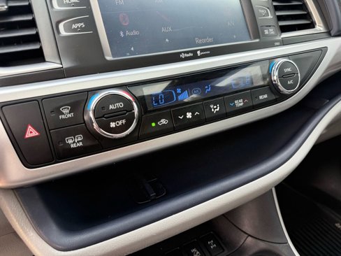 Used 2015 Toyota Highlander XLE image 28
