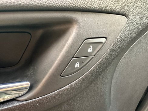 Used 2020 Chevrolet Equinox Premier image 13