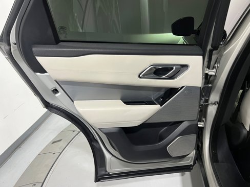 Used 2018 Land Rover Range Rover Velar R-Dynamic HSE image 55