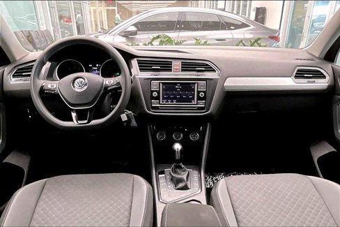 Used 2018 Volkswagen Tiguan S image 14