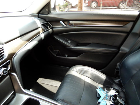 Used 2018 Honda Accord Touring image 17