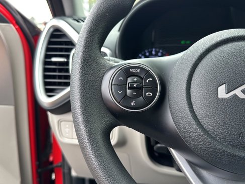 Used 2022 Kia Soul LX image 18