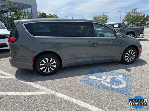 Used 2022 Chrysler Pacifica Touring-L image 33