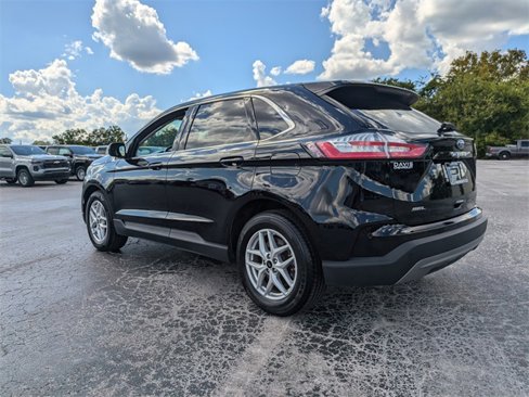 Used 2024 Ford Edge SEL image 8