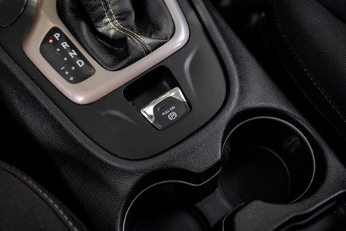 Used 2017 Jeep Cherokee Latitude w/ Comfort/Convenience Group image 36