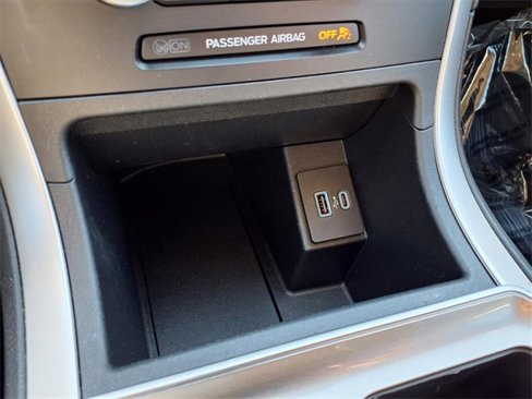 Used 2024 Ford Edge SEL image 7