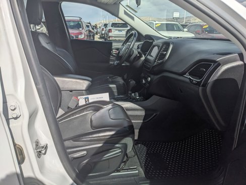 Used 2019 Jeep Cherokee Latitude Plus image 19