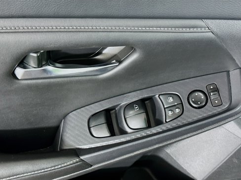Used 2024 Nissan Sentra SV image 12