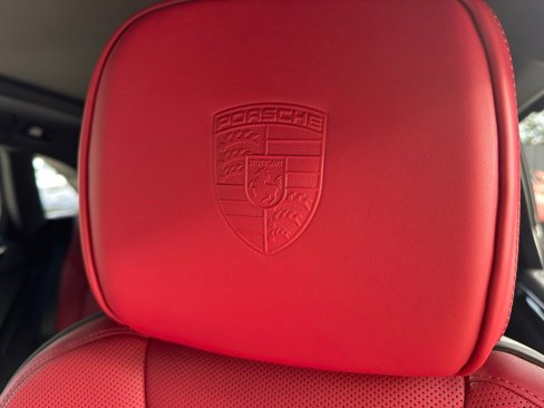 Used 2025 Porsche Macan image 14