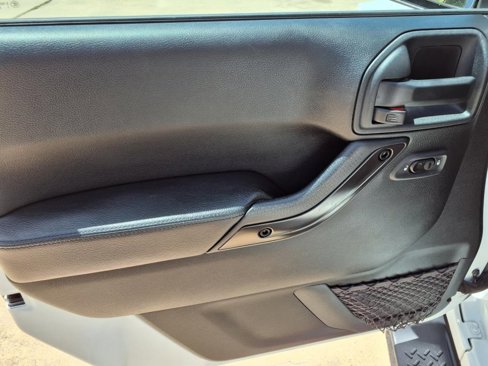 Used 2017 Jeep Wrangler Unlimited Sahara image 17