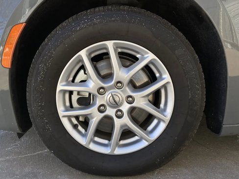 Used 2022 Chrysler Pacifica Touring-L image 8