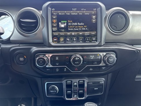Certified 2023 Jeep Gladiator Sport image 17