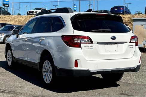 Used 2017 Subaru Outback 2.5i Premium image 4