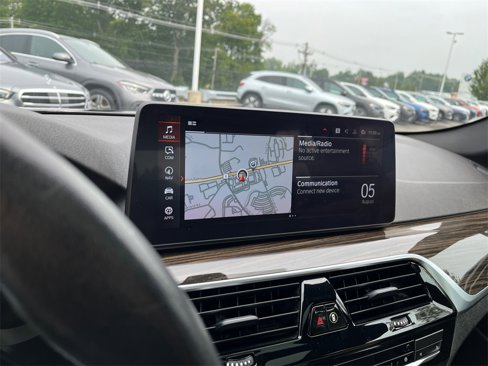Used 2021 BMW 540i xDrive w/ Premium Package image 23