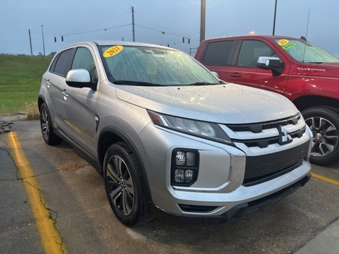 Used 2021 Mitsubishi Outlander Sport LE image 2