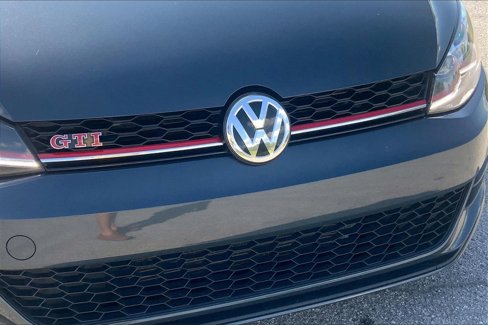 Used 2020 Volkswagen GTI SE image 30
