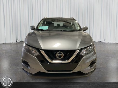 Used 2022 Nissan Rogue Sport SV image 2
