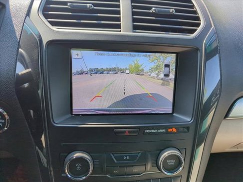 Used 2018 Ford Explorer XLT w/ Equipment Group 201A image 15