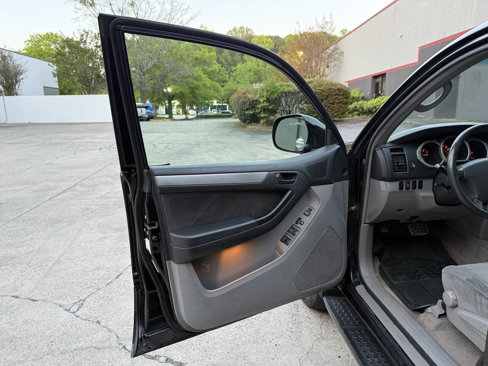 Used 2005 Toyota 4Runner SR5 image 32