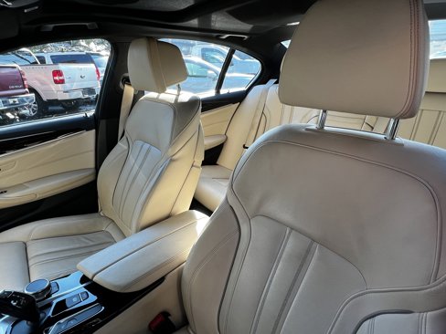 Used 2017 BMW 530i image 18