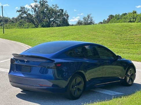 Used 2021 Tesla Model 3 Standard Range Plus image 5