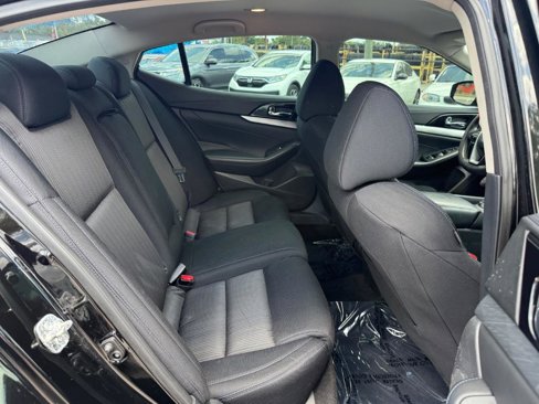 Used 2017 Nissan Maxima 3.5 S image 13