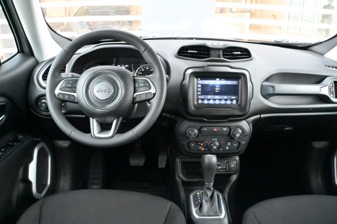 Used 2018 Jeep Renegade Latitude image 19