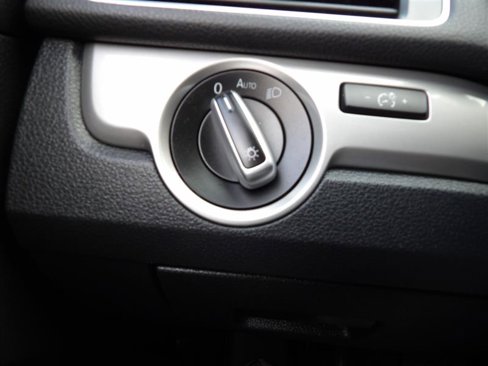 Used 2013 Volkswagen Passat 2.5 S image 19