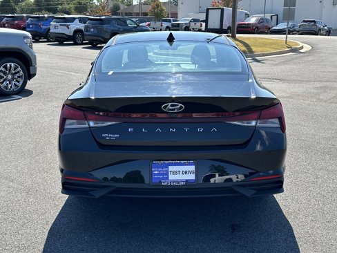 Used 2021 Hyundai Elantra SEL image 6