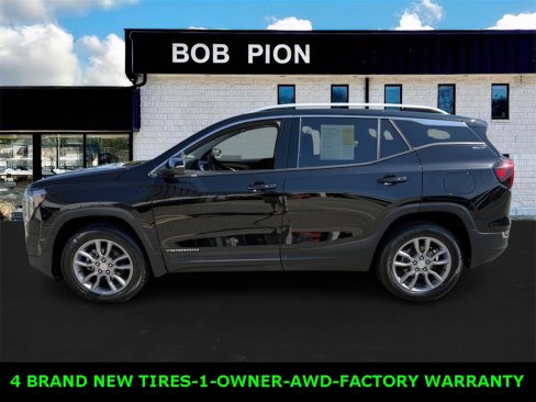 Used 2024 GMC Terrain SLT image 8