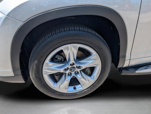 Used 2017 Toyota Highlander Limited image 43