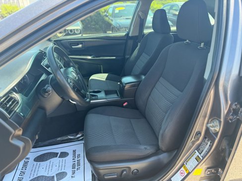Used 2016 Toyota Camry LE image 13