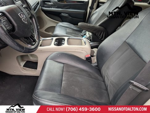 Used 2019 Dodge Grand Caravan SXT image 5