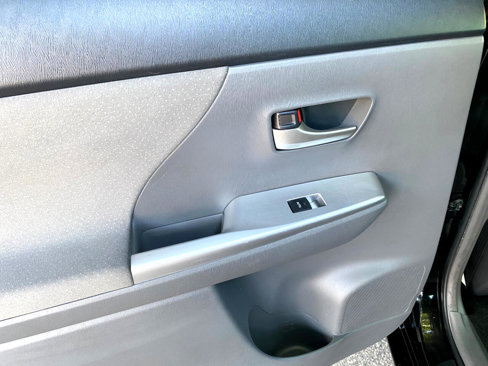 Used 2014 Toyota Prius V Three image 29