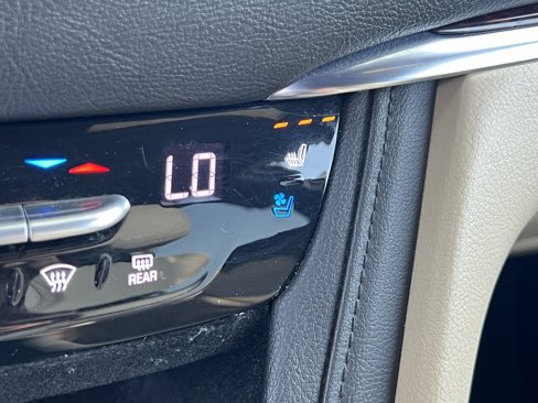 Used 2018 Cadillac XT5 Premium Luxury image 29