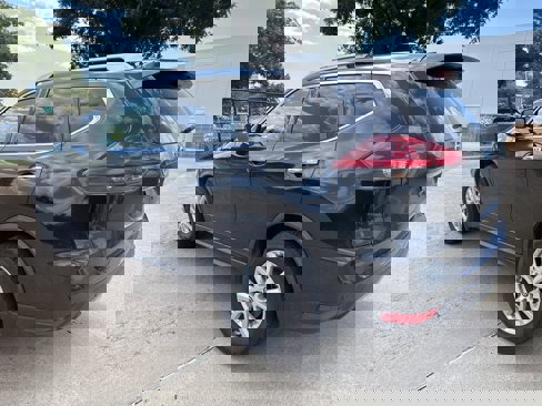 Certified 2019 Nissan Rogue SV image 4