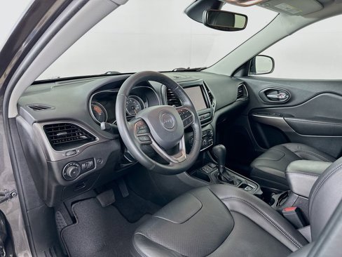 Used 2021 Jeep Cherokee Latitude Lux w/ Comfort/Convenience Group image 9