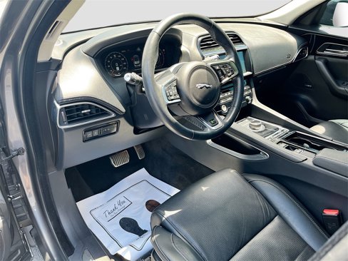 Used 2019 Jaguar F-PACE R-Sport image 9