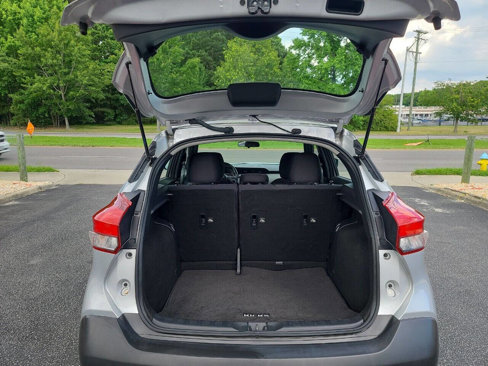 Used 2019 Nissan Kicks SV image 29