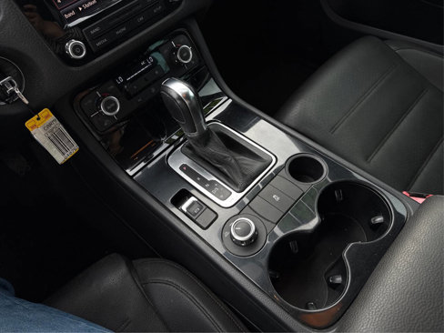 Used 2014 Volkswagen Touareg VR6 image 15