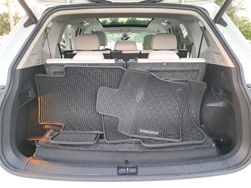 Used 2020 Volkswagen Tiguan SEL image 9