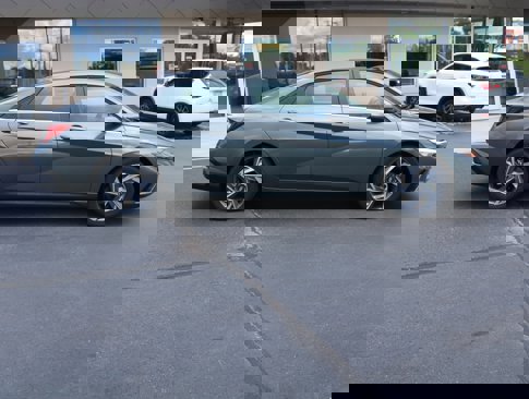 New 2025 Hyundai Elantra Limited image 2