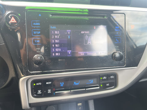 Used 2019 Toyota Corolla LE image 13
